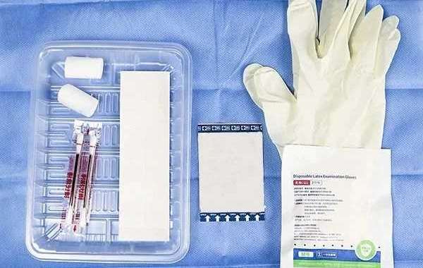 What are the benefits of using a dialysis dressing kit?